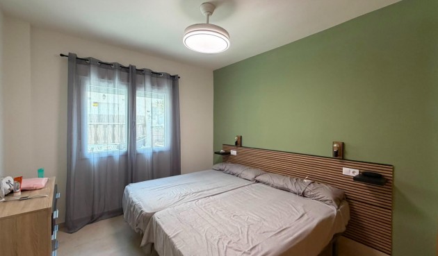 Resale - Bungalow -
Torrevieja - La Veleta