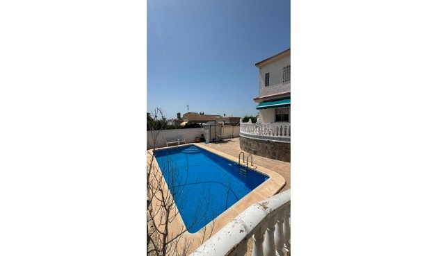 Återförsäljning - Semi Detached -
Torrevieja - La Siesta - El Salado - Torreta