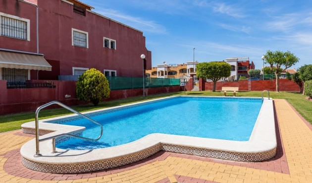 Brukt - Bungalow -
Orihuela Costa - Los Altos