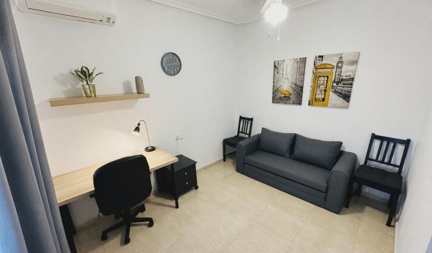 Brukt - Bungalow -
Orihuela Costa - Los Altos