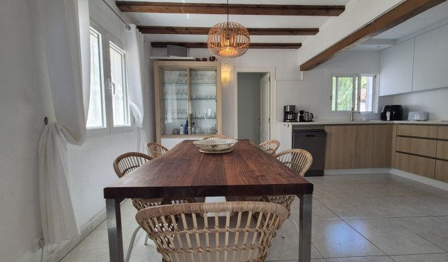 Återförsäljning - Villa -
Moraira - Costa Blanca