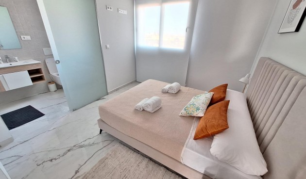 Återförsäljning - Apartment -
Orihuela Costa - Punta Prima