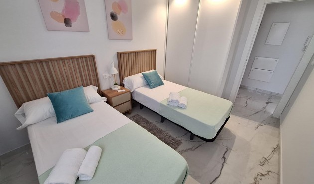 Återförsäljning - Apartment -
Orihuela Costa - Punta Prima