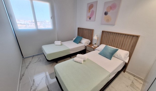 Återförsäljning - Apartment -
Orihuela Costa - Punta Prima