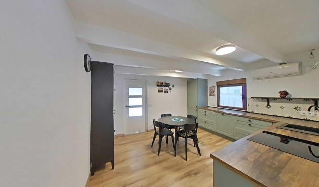 Återförsäljning - Town House -
Formentera del Segura - Centro