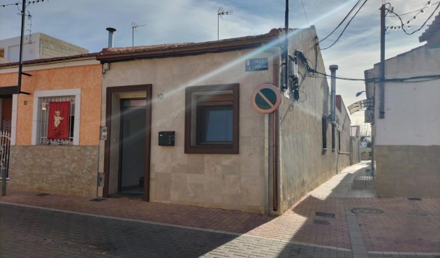 Återförsäljning - Town House -
Formentera del Segura - Centro
