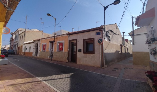 Återförsäljning - Town House -
Formentera del Segura - Centro