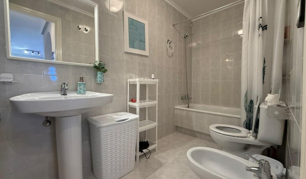 Återförsäljning - Bungalow -
Torrevieja - Punta Prima