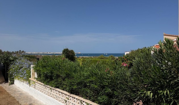 Återförsäljning - Villa -
Torrevieja - Punta Prima