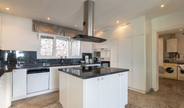 Återförsäljning - Villa -
Moraira - Costa Blanca