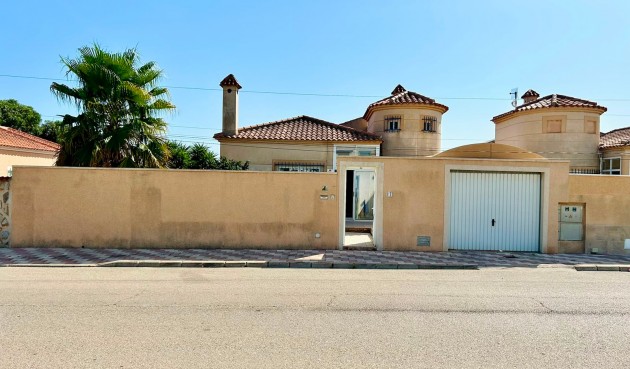 Reventa - Villa -
Torrevieja - Costa Blanca