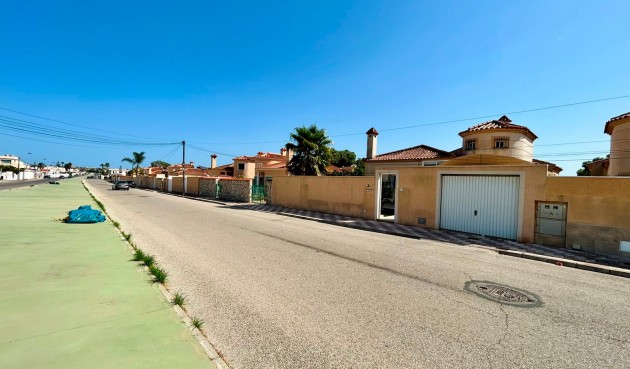 Reventa - Villa -
Torrevieja - Costa Blanca