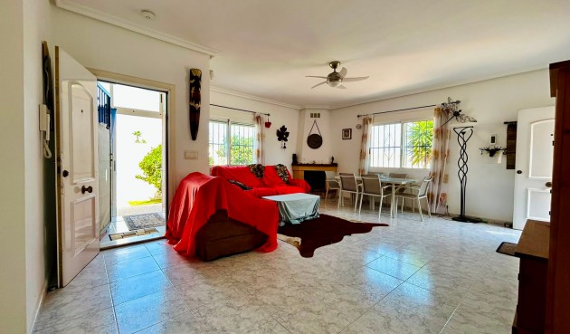 Reventa - Villa -
Torrevieja - Costa Blanca