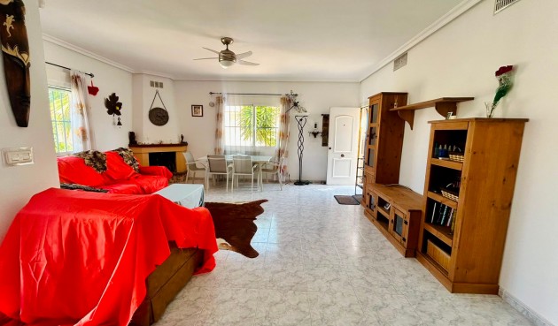 Reventa - Villa -
Torrevieja - Costa Blanca