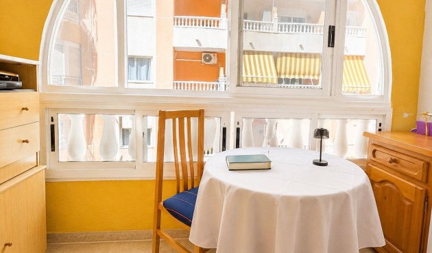 Återförsäljning - Apartment -
Torrevieja - Habaneras