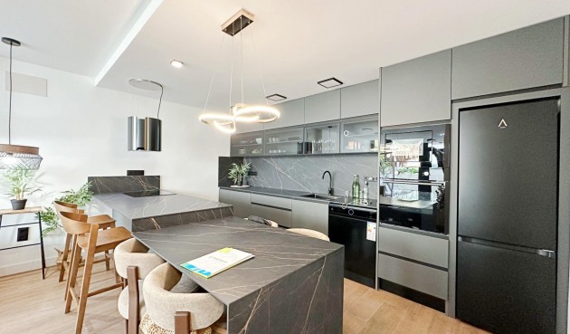 Reventa - Town House -
Torrevieja - Calas Blanca