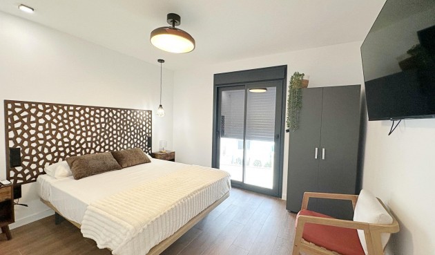 Reventa - Town House -
Torrevieja - Calas Blanca