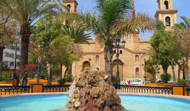 Reventa - Town House -
Torrevieja - Calas Blanca