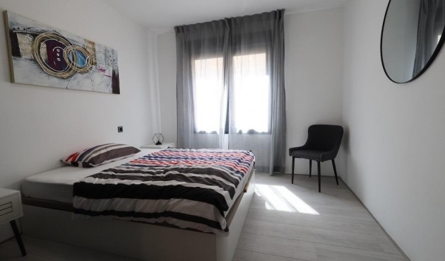 Reventa - Ático -
Torrevieja - Costa Blanca