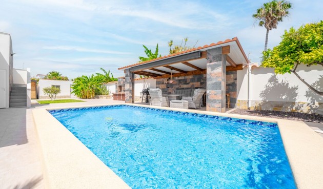 Återförsäljning - Villa -
Torrevieja - Costa Blanca