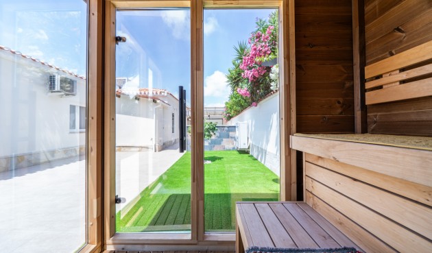 Återförsäljning - Villa -
Torrevieja - Costa Blanca