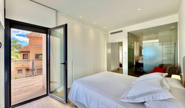 Reventa - Villa -
San Miguel de Salinas - Bellavista