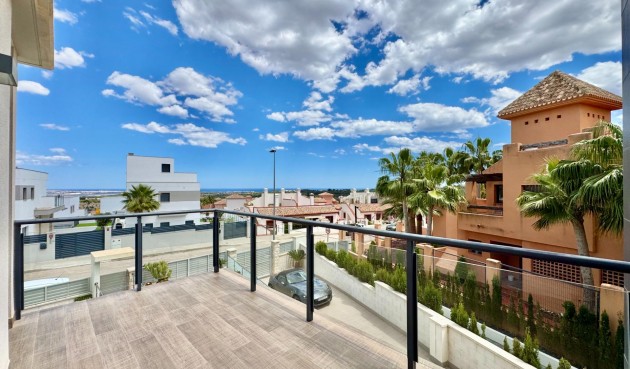 Reventa - Villa -
San Miguel de Salinas - Bellavista