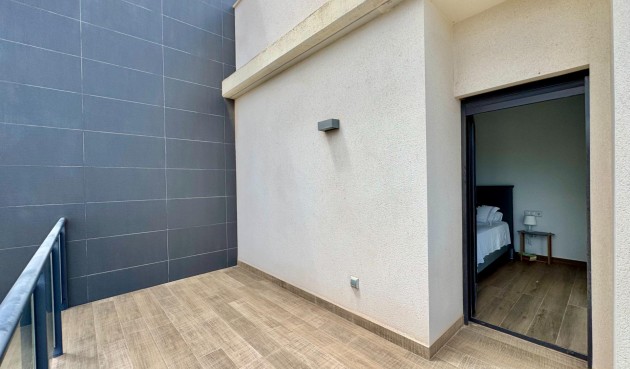Reventa - Villa -
San Miguel de Salinas - Bellavista
