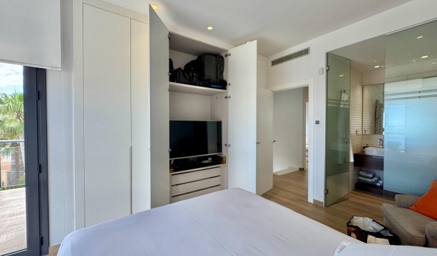 Reventa - Villa -
San Miguel de Salinas - Bellavista