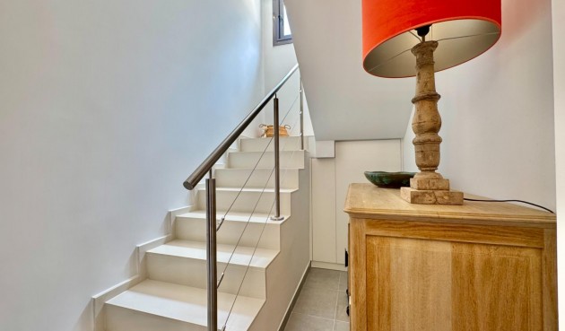 Reventa - Villa -
San Miguel de Salinas - Bellavista