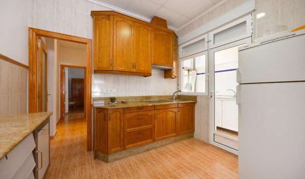 Återförsäljning - Apartment -
Torrevieja - Paseo Maritimo