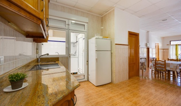 Återförsäljning - Apartment -
Torrevieja - Paseo Maritimo