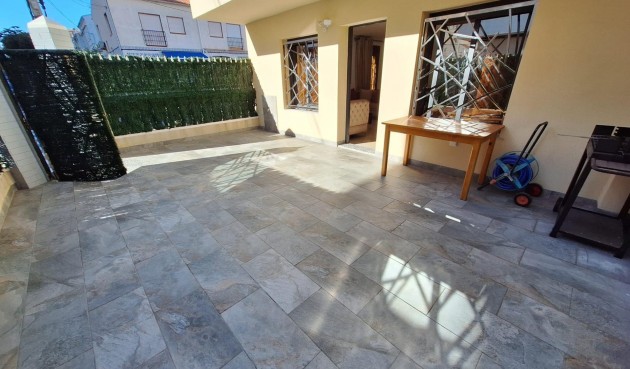 Återförsäljning - Town House -
Torrevieja - Centro