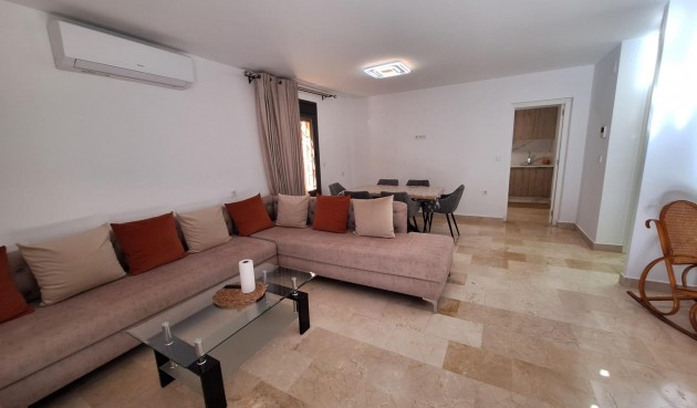Återförsäljning - Town House -
Torrevieja - Centro
