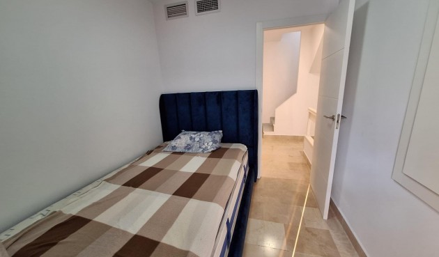 Återförsäljning - Town House -
Torrevieja - Centro