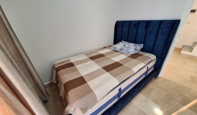 Återförsäljning - Town House -
Torrevieja - Centro
