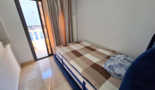 Återförsäljning - Town House -
Torrevieja - Centro