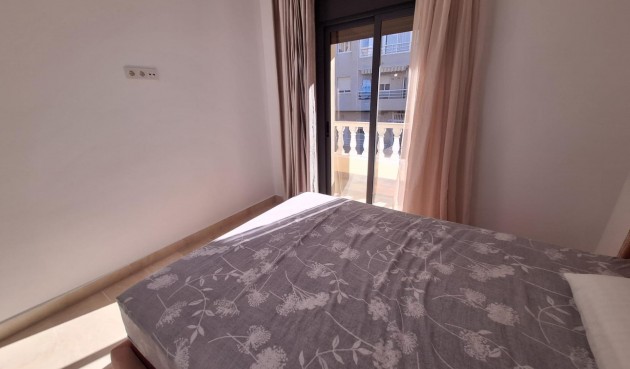 Återförsäljning - Town House -
Torrevieja - Centro