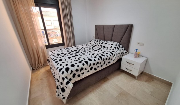 Återförsäljning - Town House -
Torrevieja - Centro