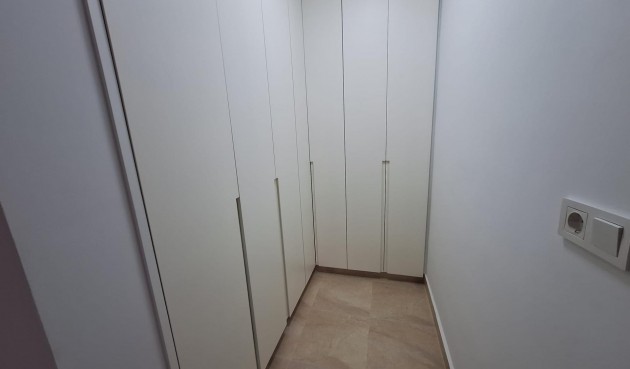 Återförsäljning - Town House -
Torrevieja - Centro