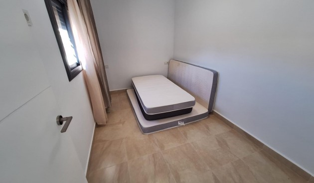 Återförsäljning - Town House -
Torrevieja - Centro