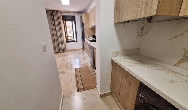 Återförsäljning - Town House -
Torrevieja - Centro