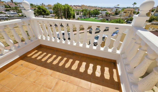 Reventa - Villa -
Villamartin - Costa Blanca