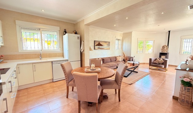 Reventa - Villa -
Catral - Costa Blanca