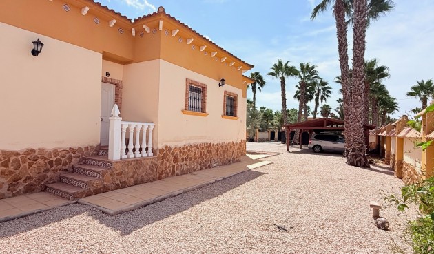 Reventa - Villa -
Catral - Costa Blanca