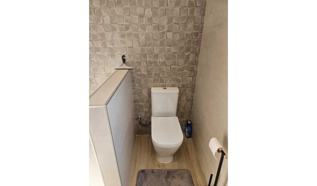 Återförsäljning - Villa -
Torrevieja - Costa Blanca