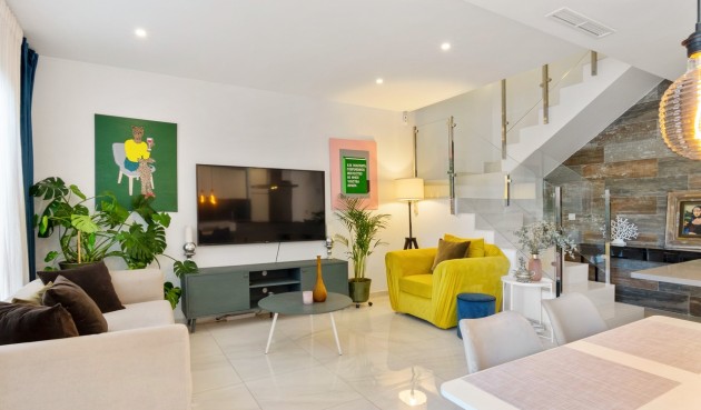 Återförsäljning - Town House -
Villamartin - Costa Blanca