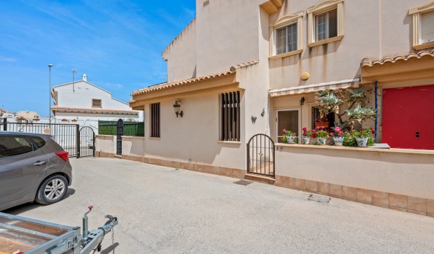 Återförsäljning - Town House -
San Miguel de Salinas - Inland