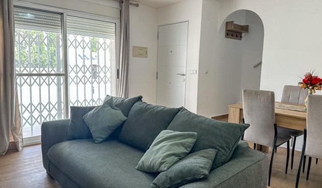 Återförsäljning - Duplex -
San Miguel de Salinas - Las Filipinas