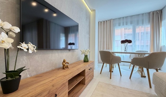 Resale - Apartment -
Torrevieja - Playa del Cura